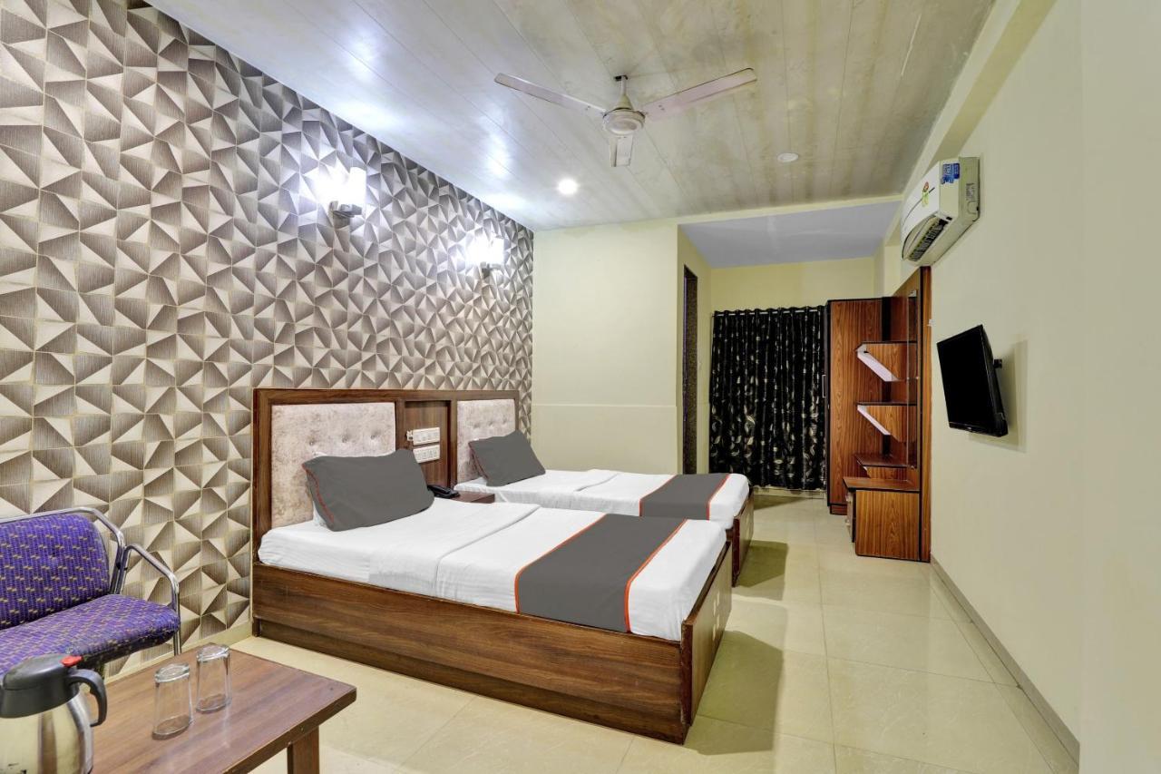 Collection O 82926 Hotel Royal Plaza Ahmedabad Exterior foto