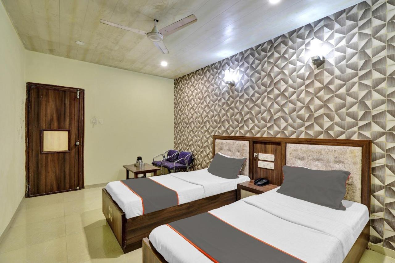 Collection O 82926 Hotel Royal Plaza Ahmedabad Exterior foto