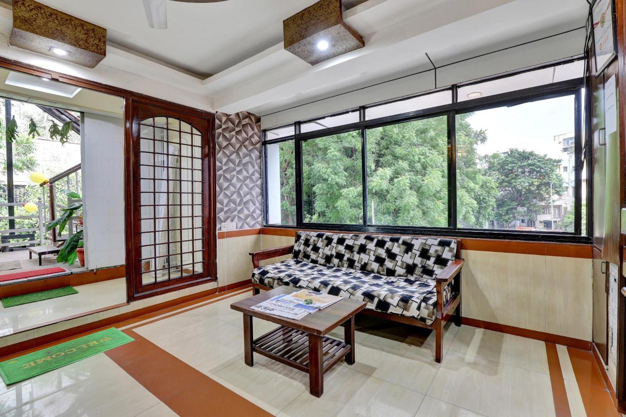 Collection O 82926 Hotel Royal Plaza Ahmedabad Exterior foto