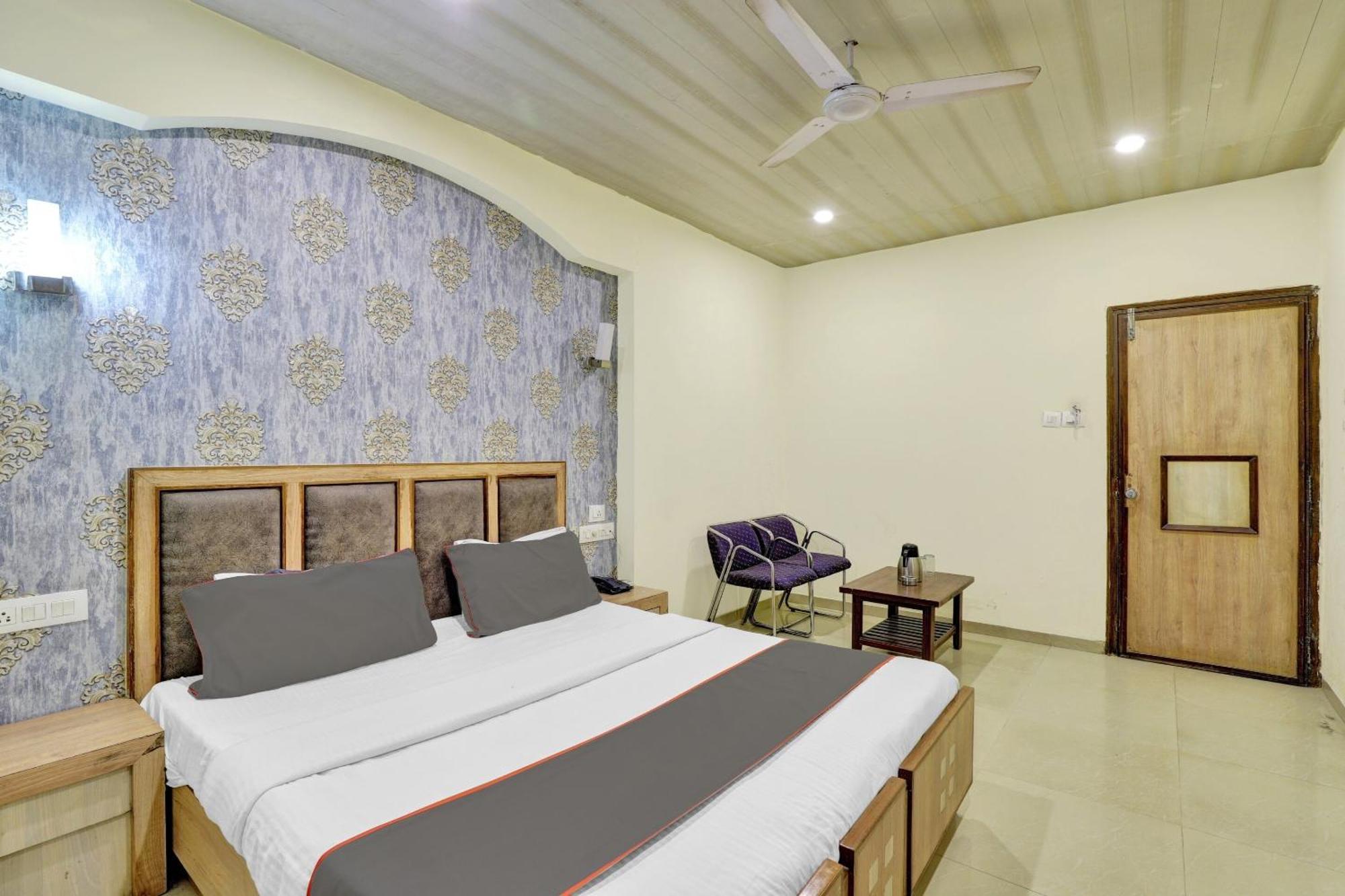 Collection O 82926 Hotel Royal Plaza Ahmedabad Exterior foto