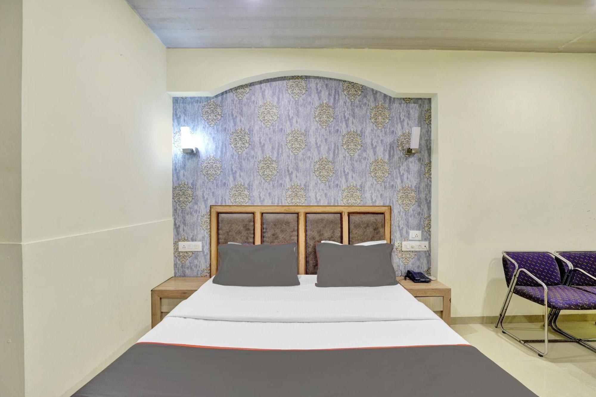 Collection O 82926 Hotel Royal Plaza Ahmedabad Exterior foto